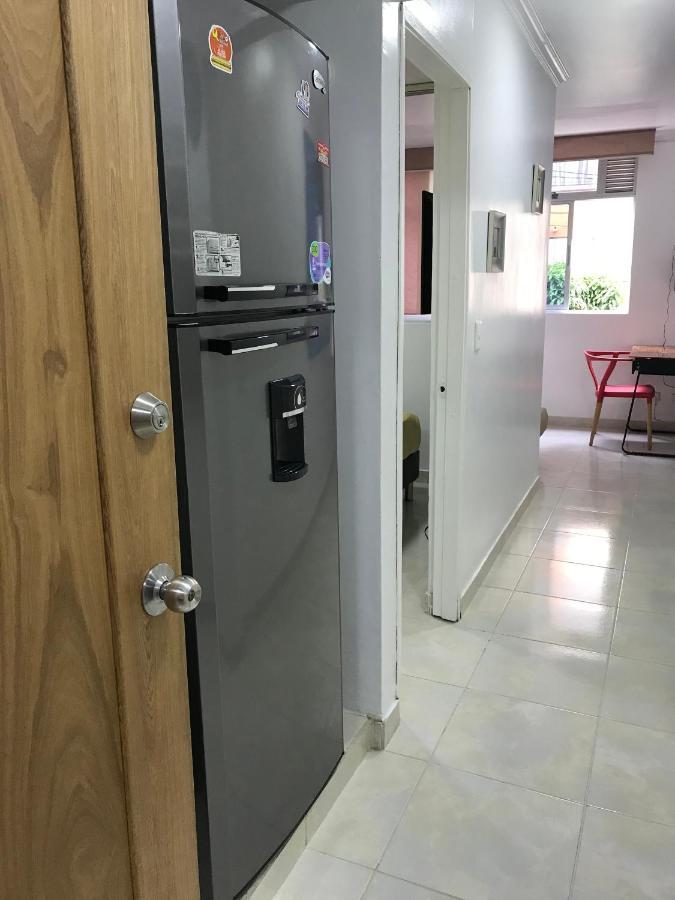 Apartamentos Amoblados Jg De La 70 เมเดยิน ภายนอก รูปภาพ