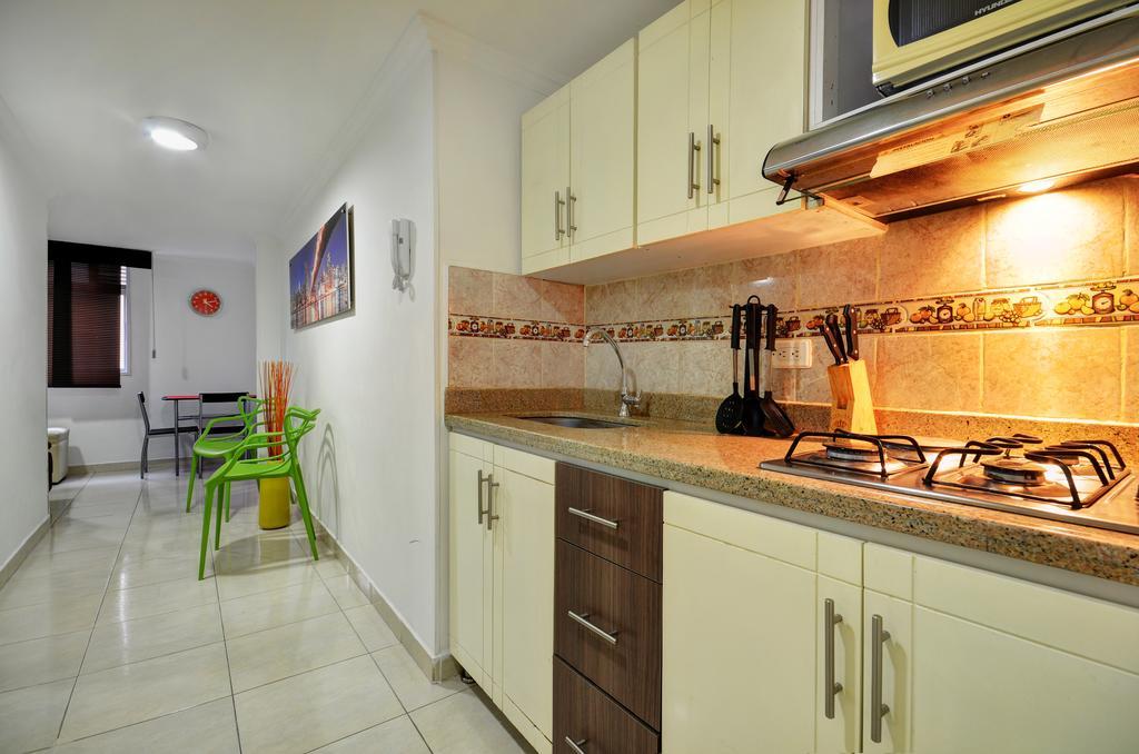 Apartamentos Amoblados Jg De La 70 เมเดยิน ภายนอก รูปภาพ