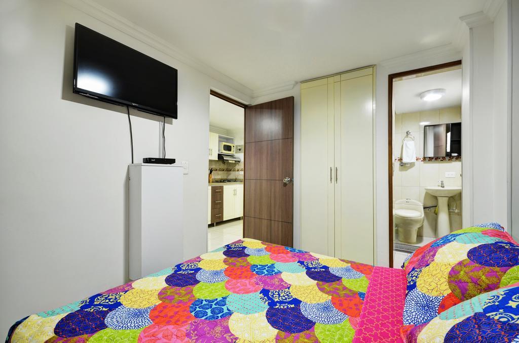 Apartamentos Amoblados Jg De La 70 เมเดยิน ภายนอก รูปภาพ