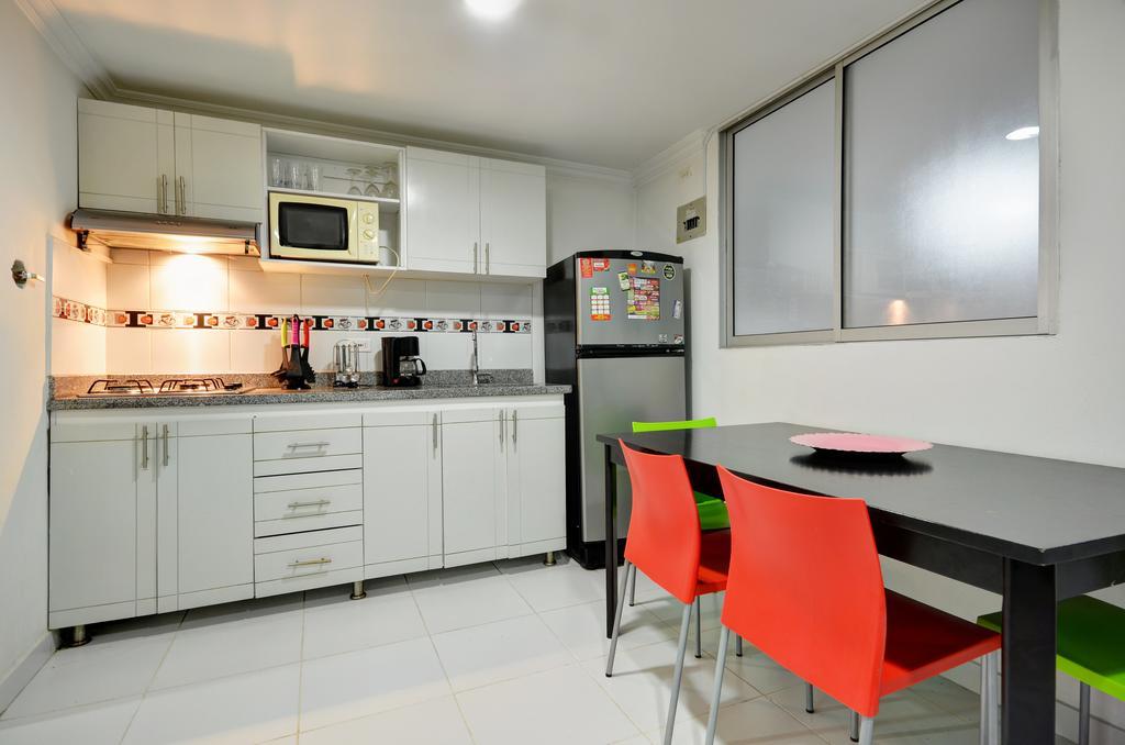 Apartamentos Amoblados Jg De La 70 เมเดยิน ภายนอก รูปภาพ