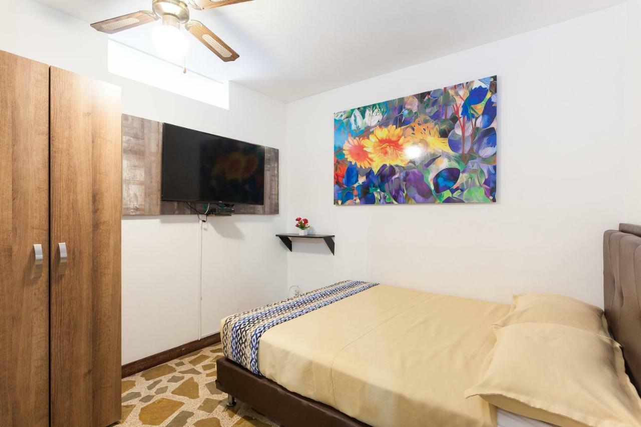 Apartamentos Amoblados Jg De La 70 เมเดยิน ภายนอก รูปภาพ
