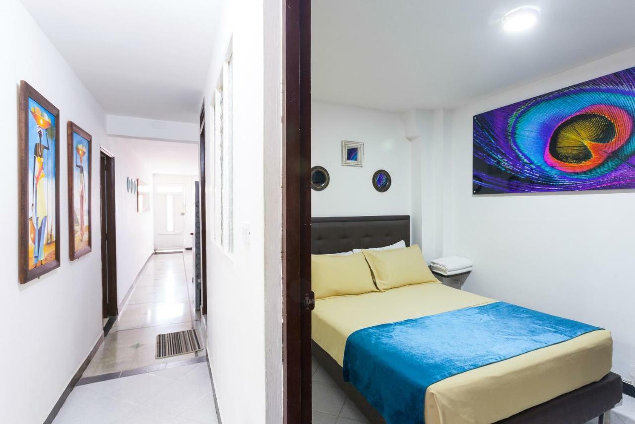 Apartamentos Amoblados Jg De La 70 เมเดยิน ภายนอก รูปภาพ