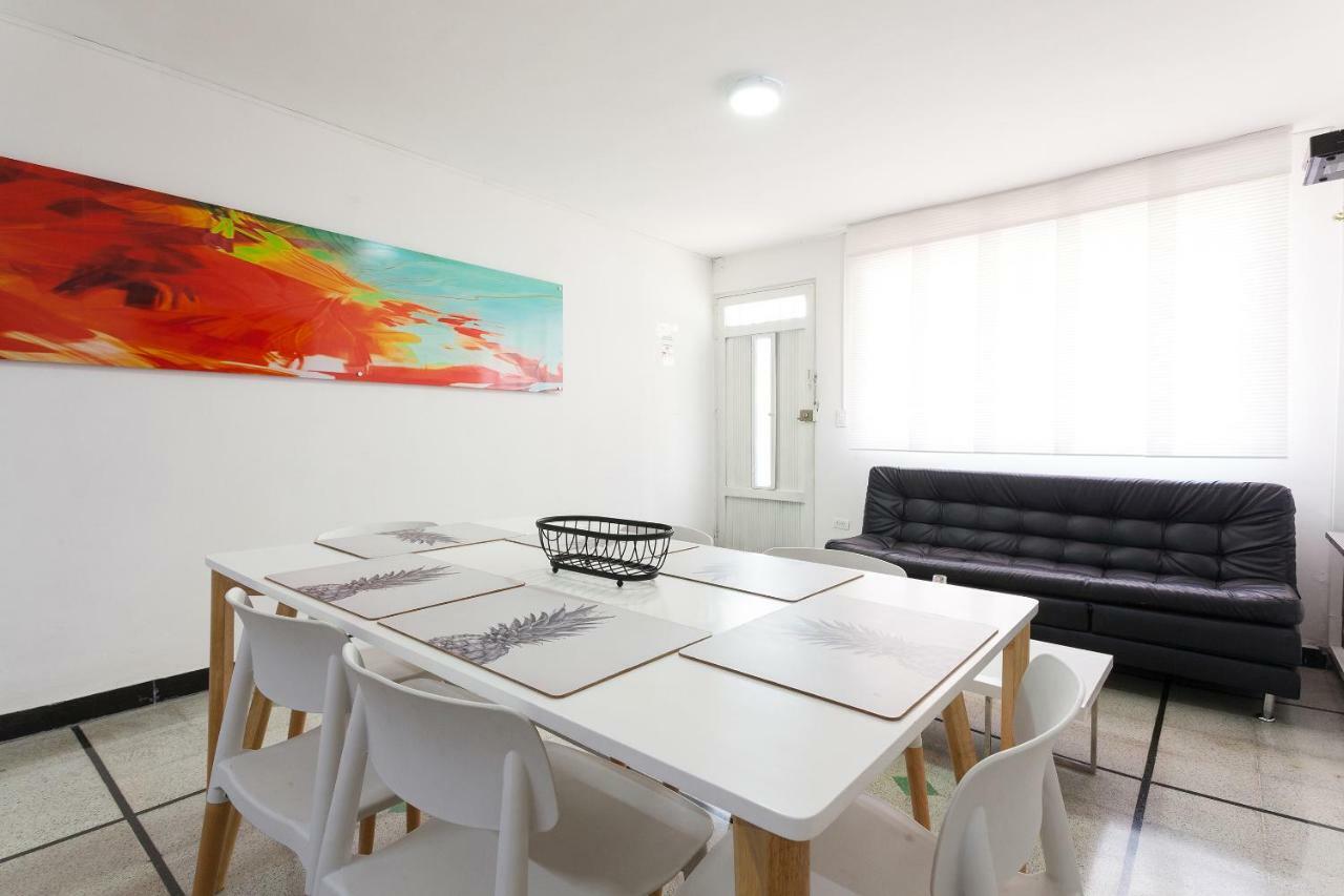 Apartamentos Amoblados Jg De La 70 เมเดยิน ภายนอก รูปภาพ