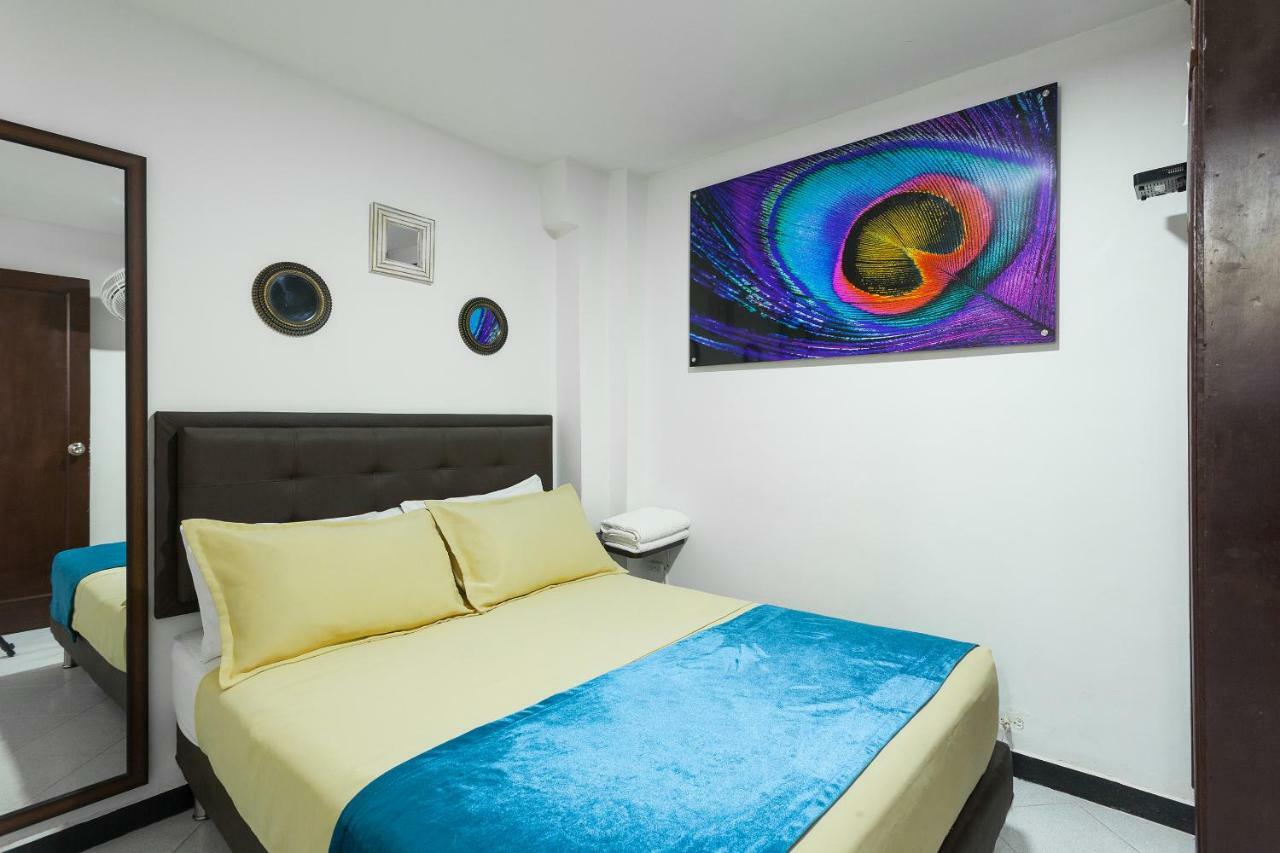 Apartamentos Amoblados Jg De La 70 เมเดยิน ภายนอก รูปภาพ