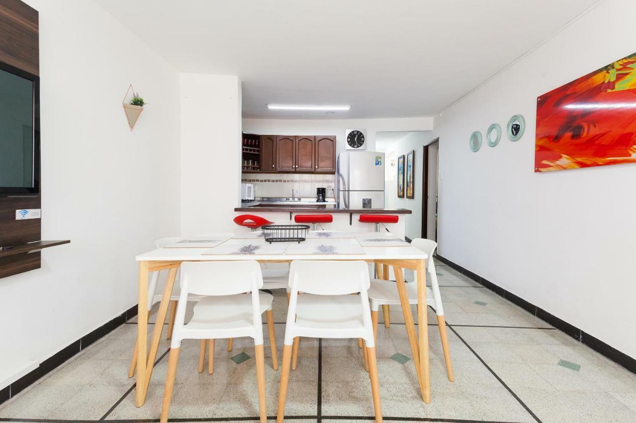 Apartamentos Amoblados Jg De La 70 เมเดยิน ภายนอก รูปภาพ