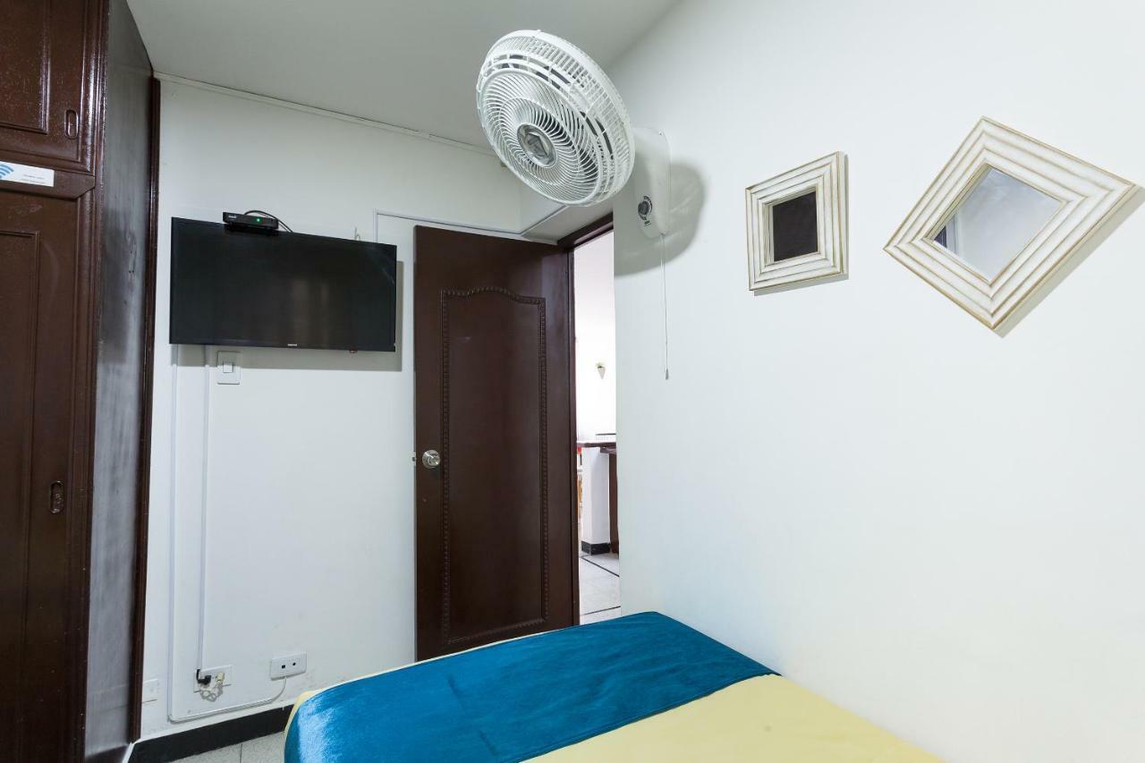 Apartamentos Amoblados Jg De La 70 เมเดยิน ภายนอก รูปภาพ
