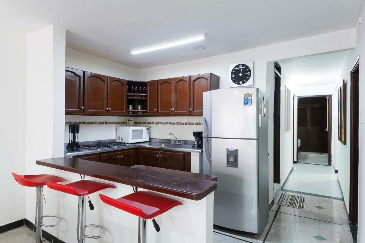 Apartamentos Amoblados Jg De La 70 เมเดยิน ภายนอก รูปภาพ