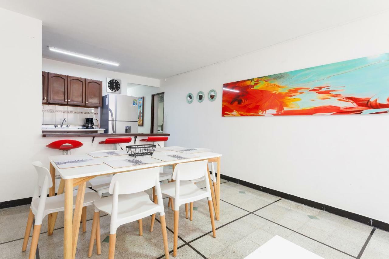 Apartamentos Amoblados Jg De La 70 เมเดยิน ภายนอก รูปภาพ