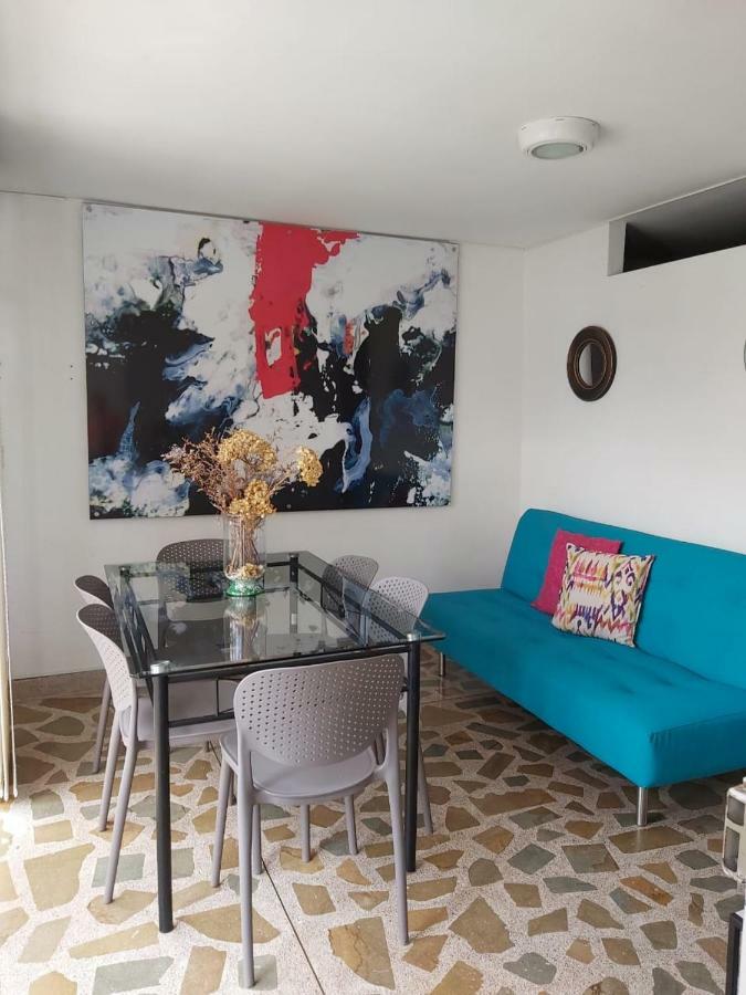 Apartamentos Amoblados Jg De La 70 เมเดยิน ภายนอก รูปภาพ