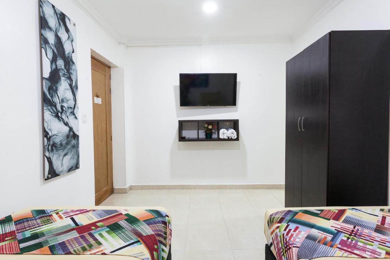 Apartamentos Amoblados Jg De La 70 เมเดยิน ภายนอก รูปภาพ