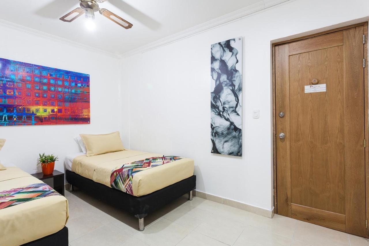 Apartamentos Amoblados Jg De La 70 เมเดยิน ภายนอก รูปภาพ