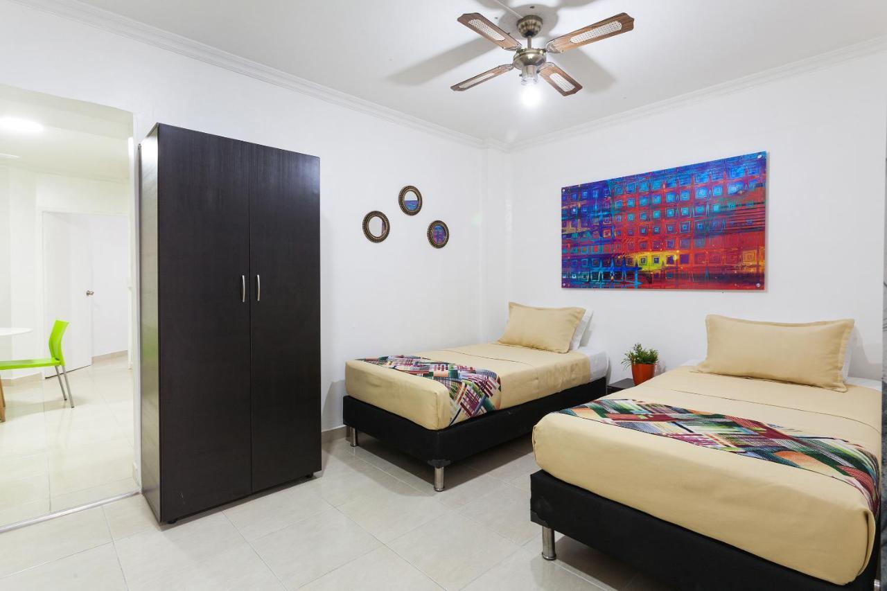 Apartamentos Amoblados Jg De La 70 เมเดยิน ภายนอก รูปภาพ